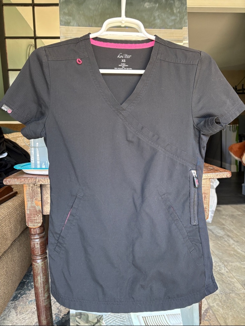 Scrubs: Koi Lite Black Scrub Top with Pink Accents XS